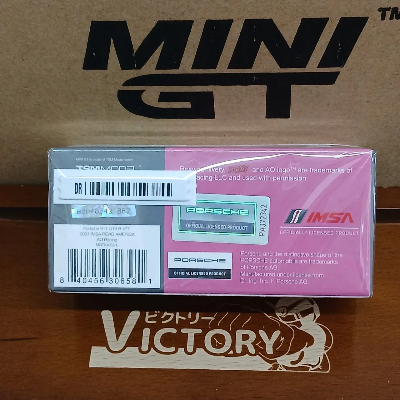 1/64 ポルシェ 911 GT3 R IMSA ロードアメリカ 2024 #77 AO Racing （箱） - 画像 (2)