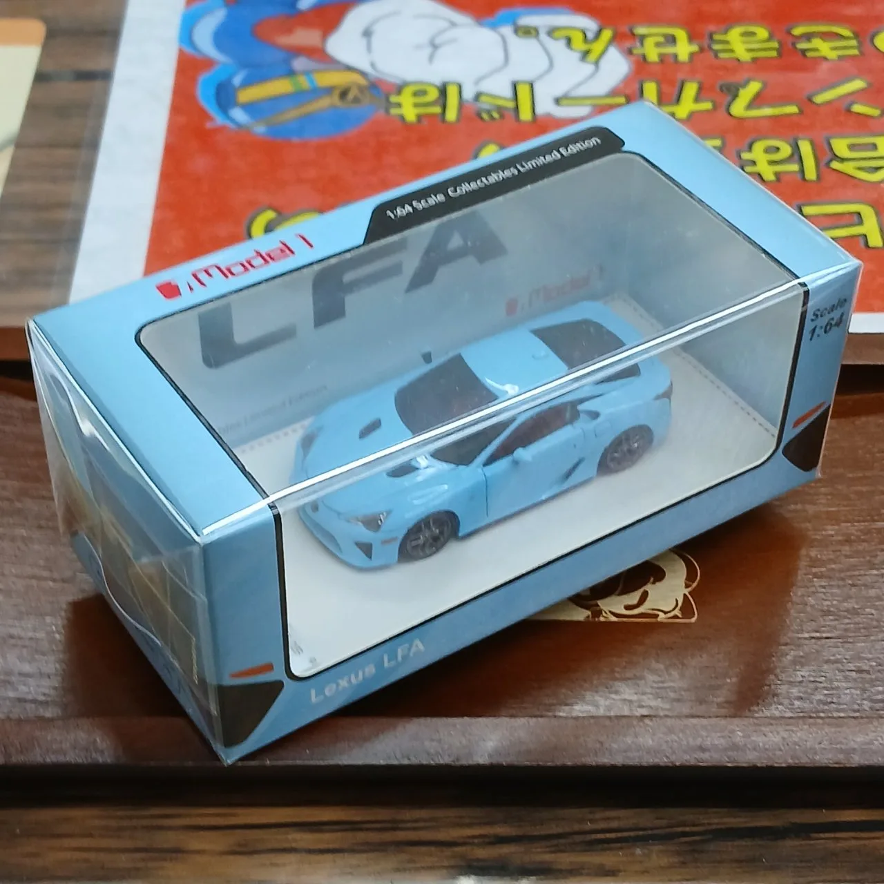 1/64 レクサス LFA ベビーブルー 左ハンドル