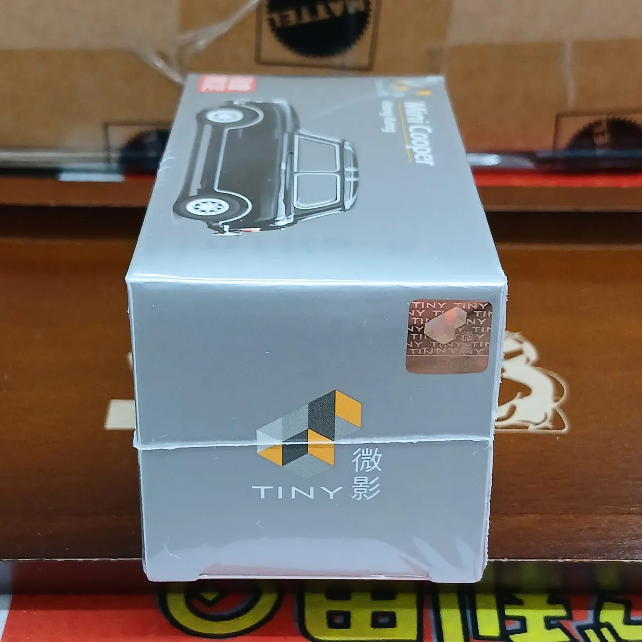 1/50 Tiny City ミニクーパー ユニオンジャックルーフ クロームブラック - 画像 (3)