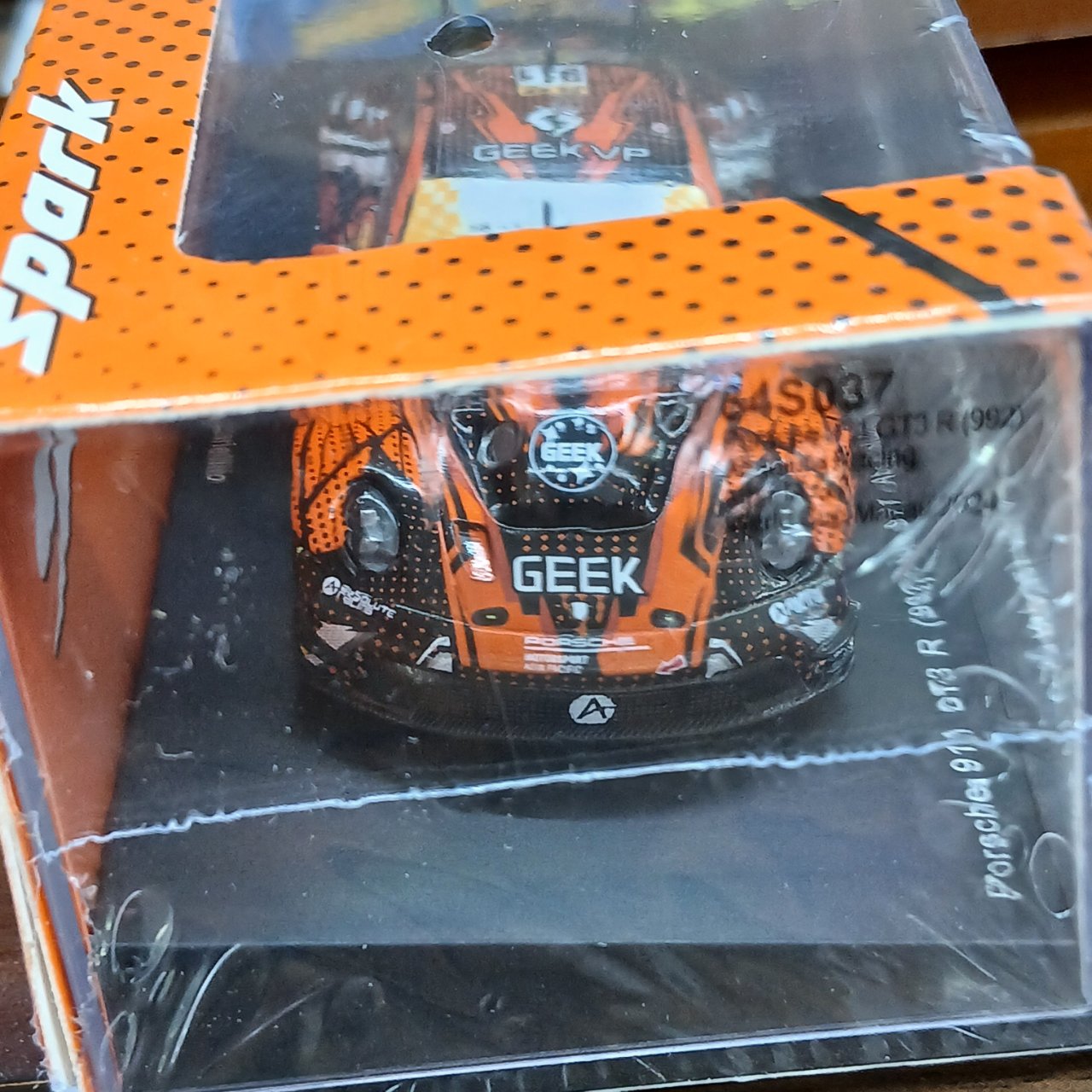 1/64 Porsche 911 GT3 R (992) Absolute Racing 4th FIA GT Macau World Cup 2024 #911 - 画像 (5)