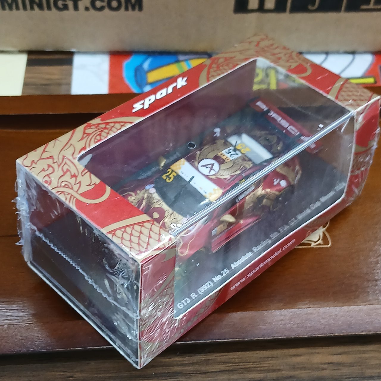 1/64 Porsche 911 GT3 R (992) Absolute Racing 5th FIA GT Macau