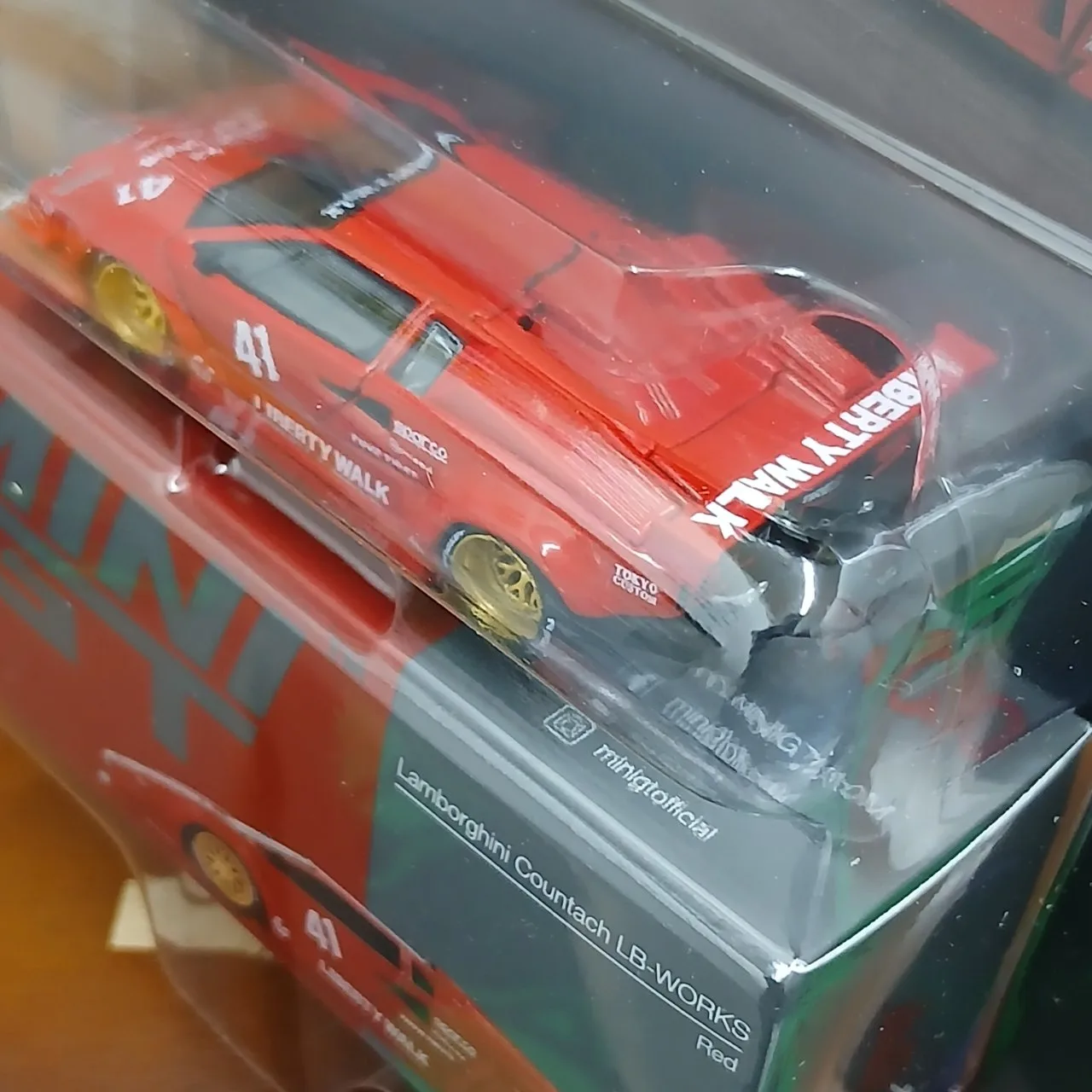 1/64 ランボルギーニ カウンタック LB-WORKS レッド 左ハンドル ※ブリスターパック - 画像 (2)