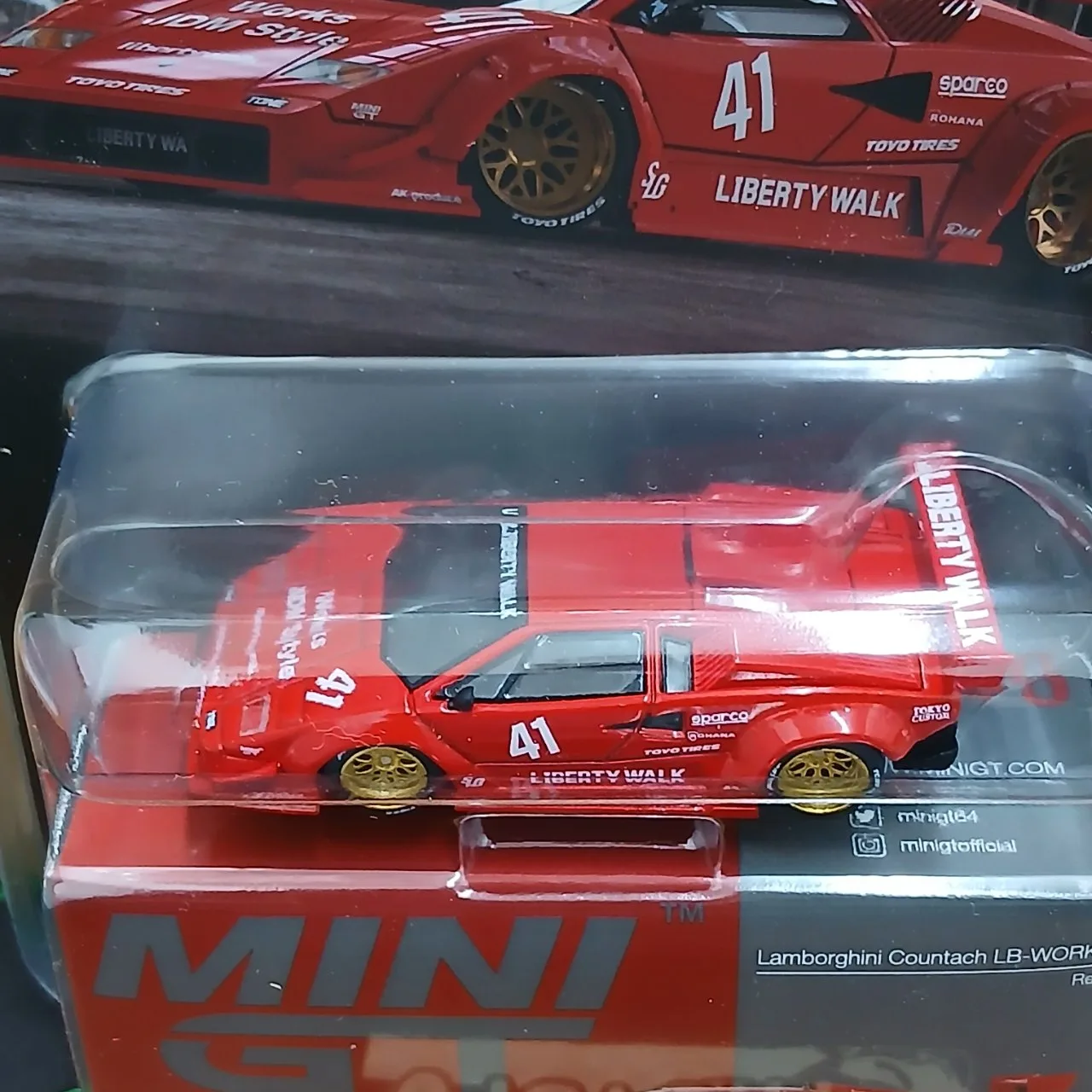 1/64 ランボルギーニ カウンタック LB-WORKS レッド 左ハンドル ※ブリスターパック - 画像 (3)