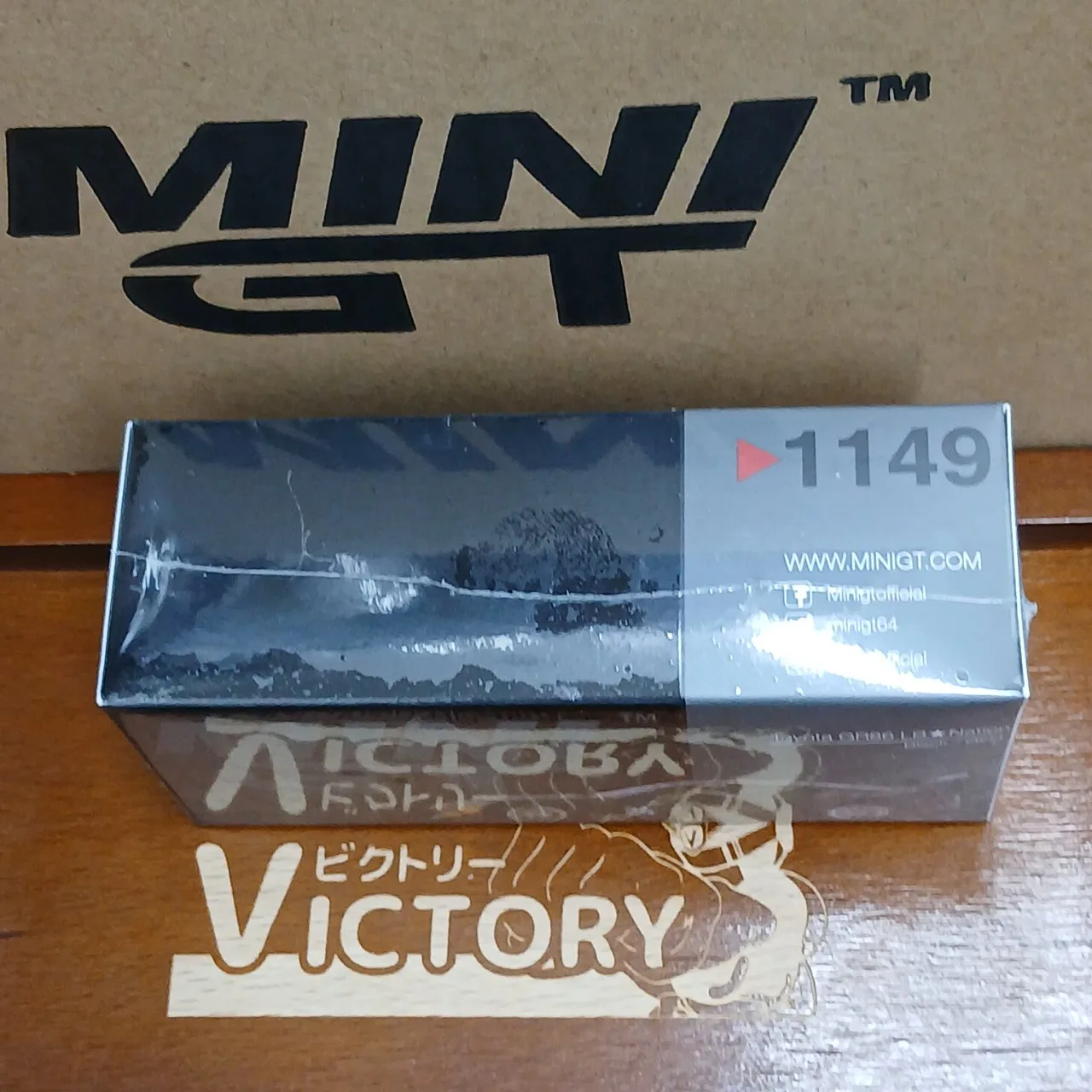 1/64 Toyota GR86 LB★Nation ブラック/ゴールド(右ハンドル) - 画像 (3)