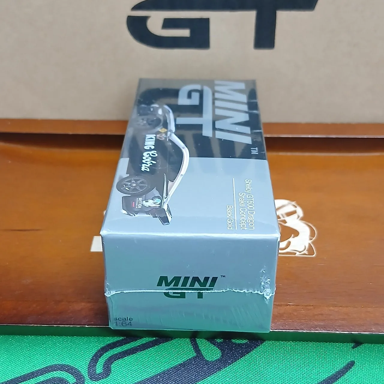 1/64 シェルビー GT500 ドラゴンスネーク コンセプト ブラック/ゴールド(左ハンドル) - 画像 (4)