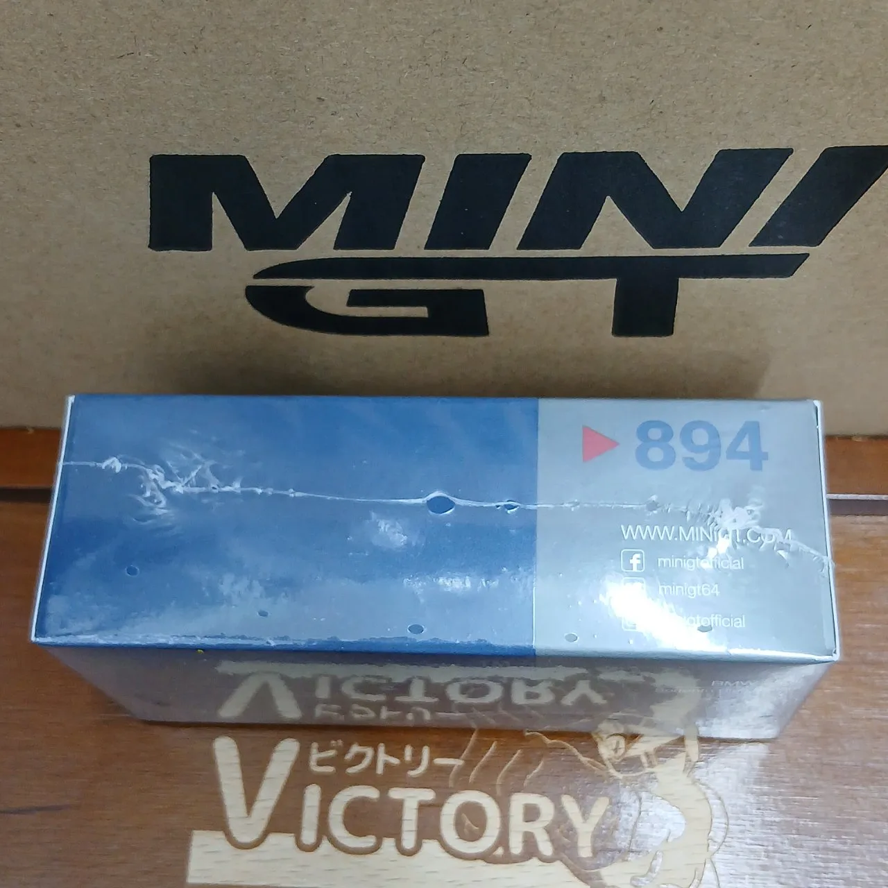 1/64 BMW 750IL ソレントブルーメタリック(左ハンドル) - 画像 (3)