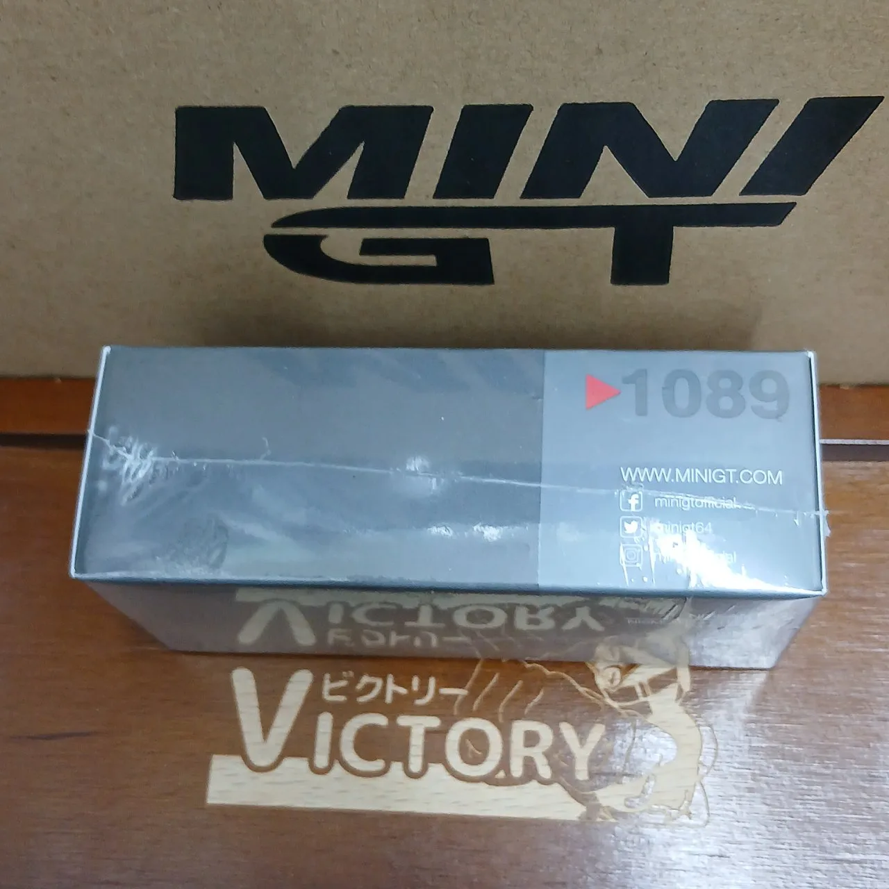 1/64 Nissan GT-R Nismo 2013 R35 CRS Version ダークメタリックグレー(右ハンドル) - 画像 (3)