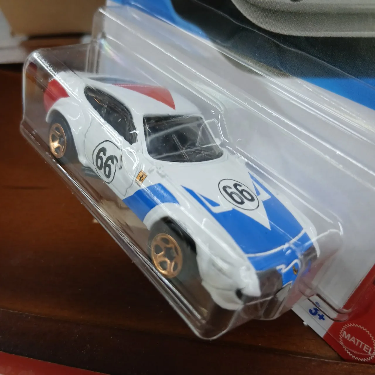 ホットウィール ベーシック フェラーリ 365 GTB4 コンペティツィオーネ - 画像 (2)