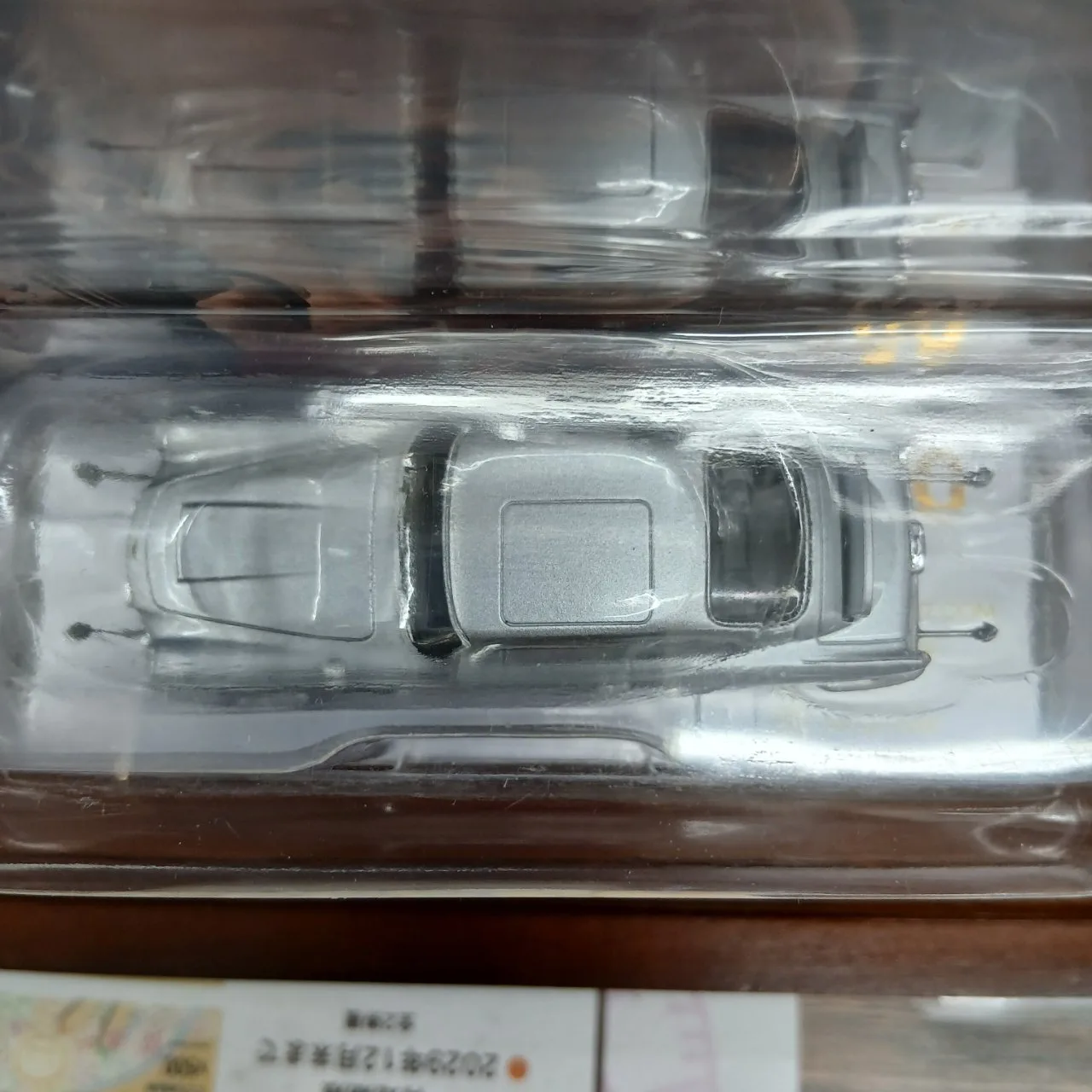 1/64 アストンマーチン DB5 「ゴールドフィンガー」 (1965) 日本限定パッケージ - 画像 (3)