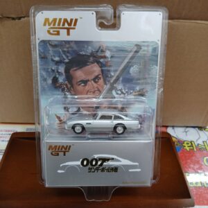 1/64 アストンマーチン DB5 「サンダーボール作戦」(1965) 日本限定パッケージ