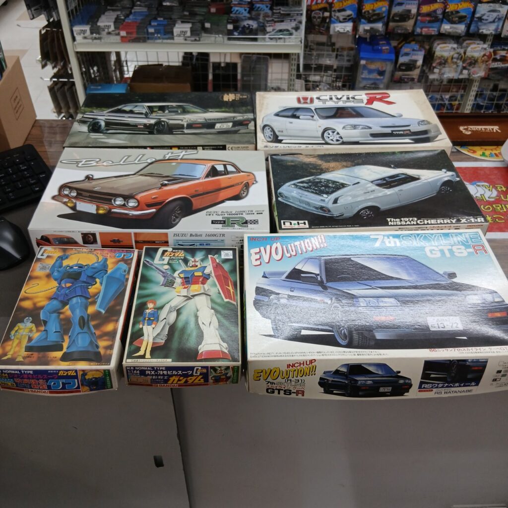 プラモデルを買取しました！（未組立・外箱イタミあり／旧車・ガンダム