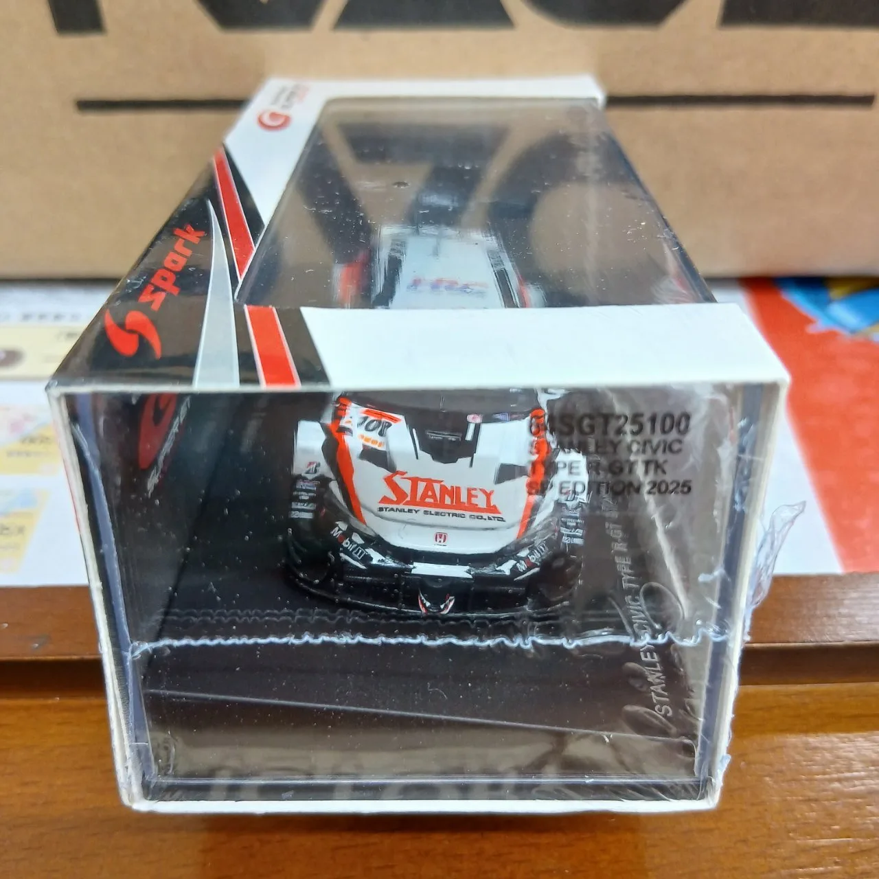 1/64 ホンダ STANLEY CIVIC TYPE R-GT STANLEY TEAM KUNIMITSU #100 GT500 SUPER GT 2025 山本尚貴 牧野任祐 - 画像 (3)