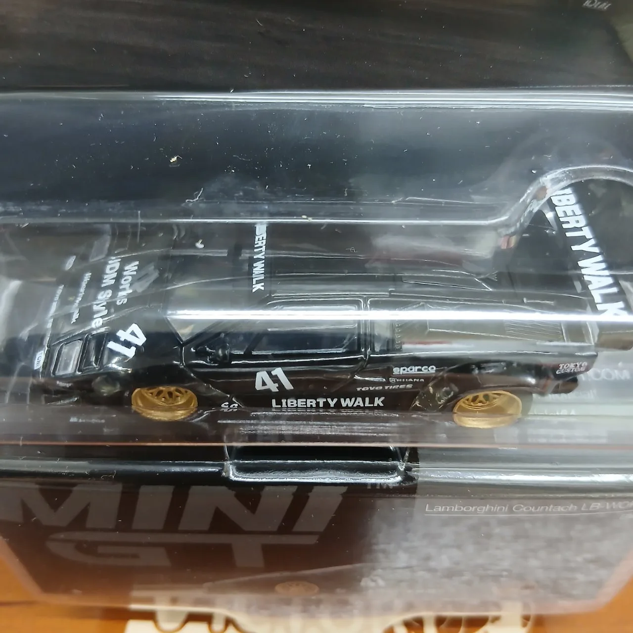 1/64 ランボルギーニ カウンタック LB-WORKS ブラック(左ハンドル) MGT01081-BL - 画像 (5)