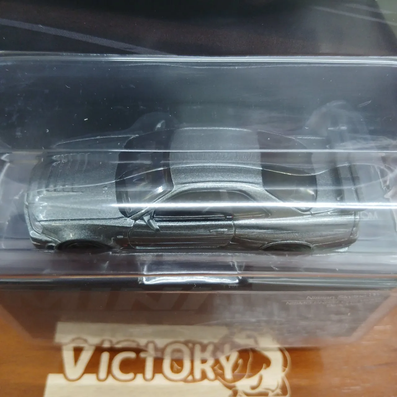 1/64 ニッサン スカイライン GT-R ダークメタルグレー(NISMO BNR34 CRS Ver.)(右ハンドル)  ブリスター仕様 - 画像 (4)