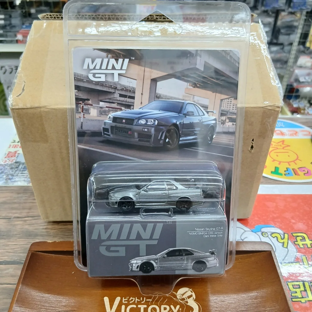1/64 ニッサン スカイライン GT-R ダークメタルグレー(NISMO BNR34 CRS Ver.)(右ハンドル)  ブリスター仕様