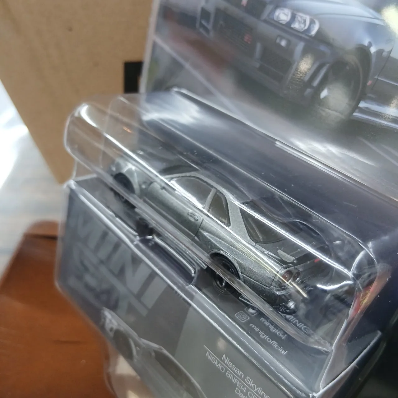 1/64 ニッサン スカイライン GT-R ダークメタルグレー(NISMO BNR34 CRS Ver.)(右ハンドル)  ブリスター仕様 - 画像 (5)