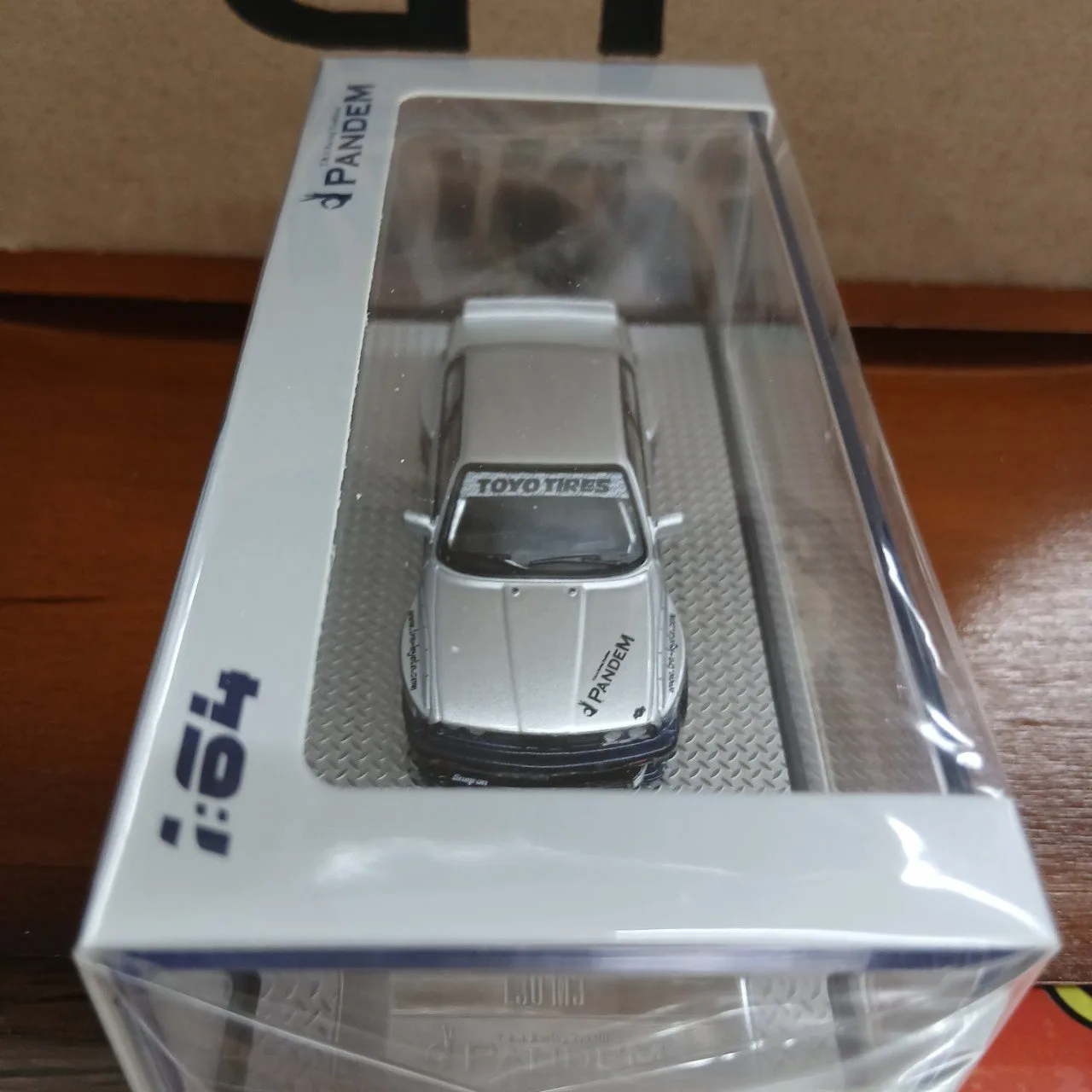 1/64  PANDEM E30 M3 シルバー/ブルー IN64-E30P-SILBLU - 画像 (3)
