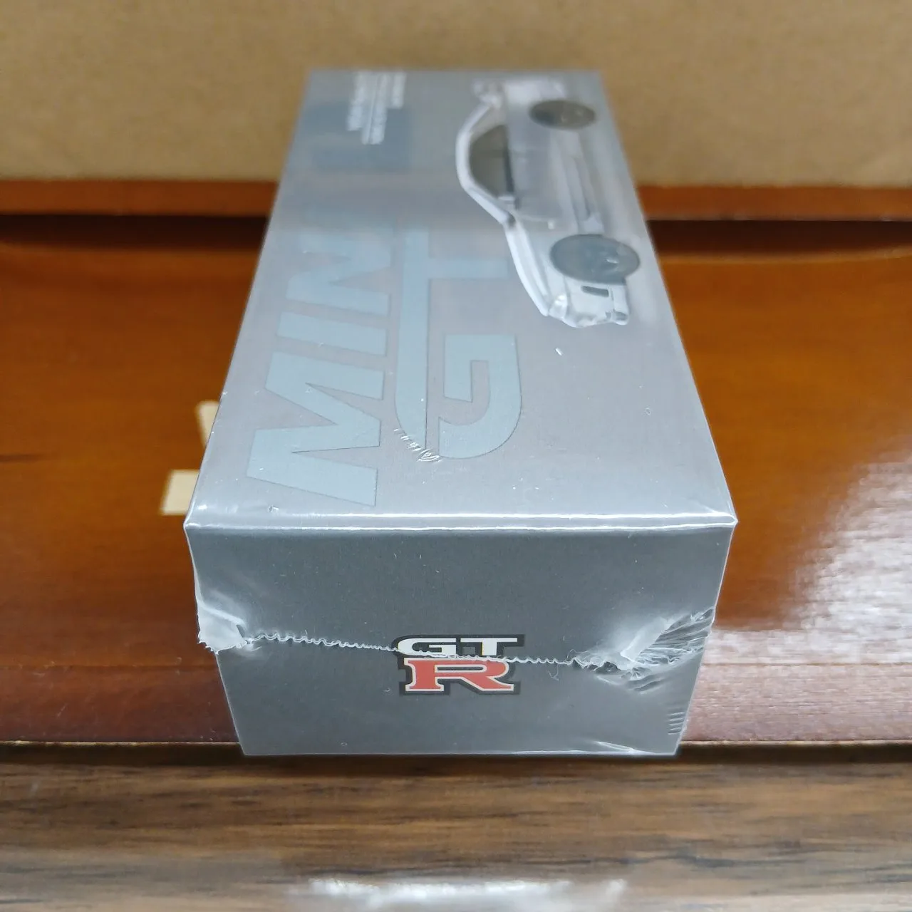 1/64 ニッサン スカイライン GT-R ダークメタルグレー(NISMO BCNR33 CRS Ver.)(右ハンドル)  MGT1128-R - 画像 (3)