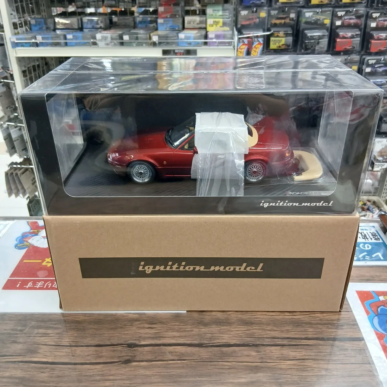 ignitionmodel 1/18 ユーノス・ロードスター (NA) バーガンディーレッド IG3200 - 画像 (4)
