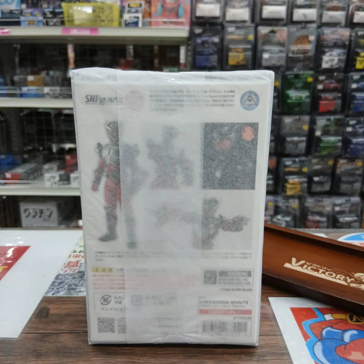 S.H.Figuarts(真骨彫製法) 仮面ライダー龍騎 (塗装済み可動フィギュア)【再販】 - 画像 (7)