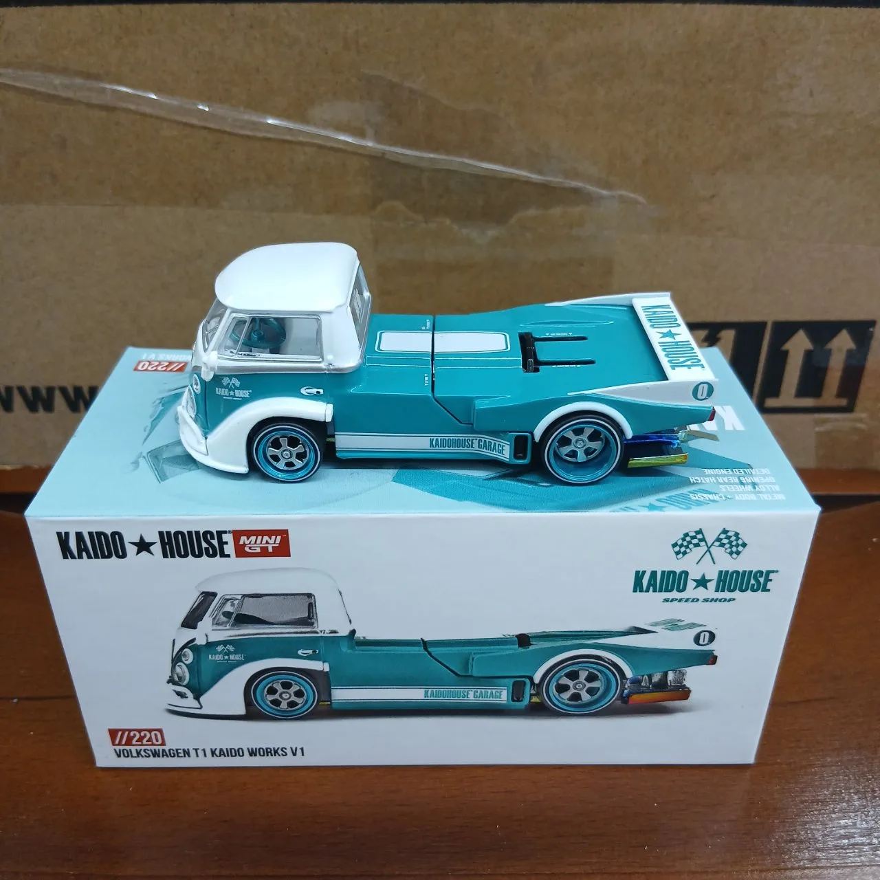 1/64 フォルクスワーゲン T1 KAIDO WORKS V1(左ハンドル) KHMG220 - 画像 (3)
