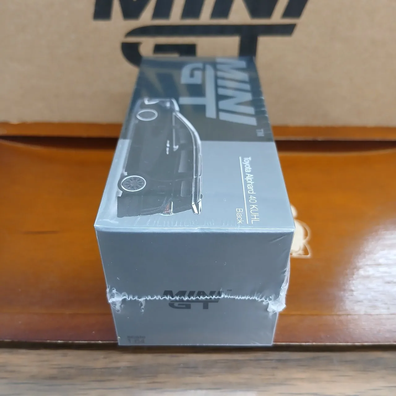 1/64 Toyota アルファード 40 KUHL ブラック(右ハンドル) MGT01179-R - 画像 (4)