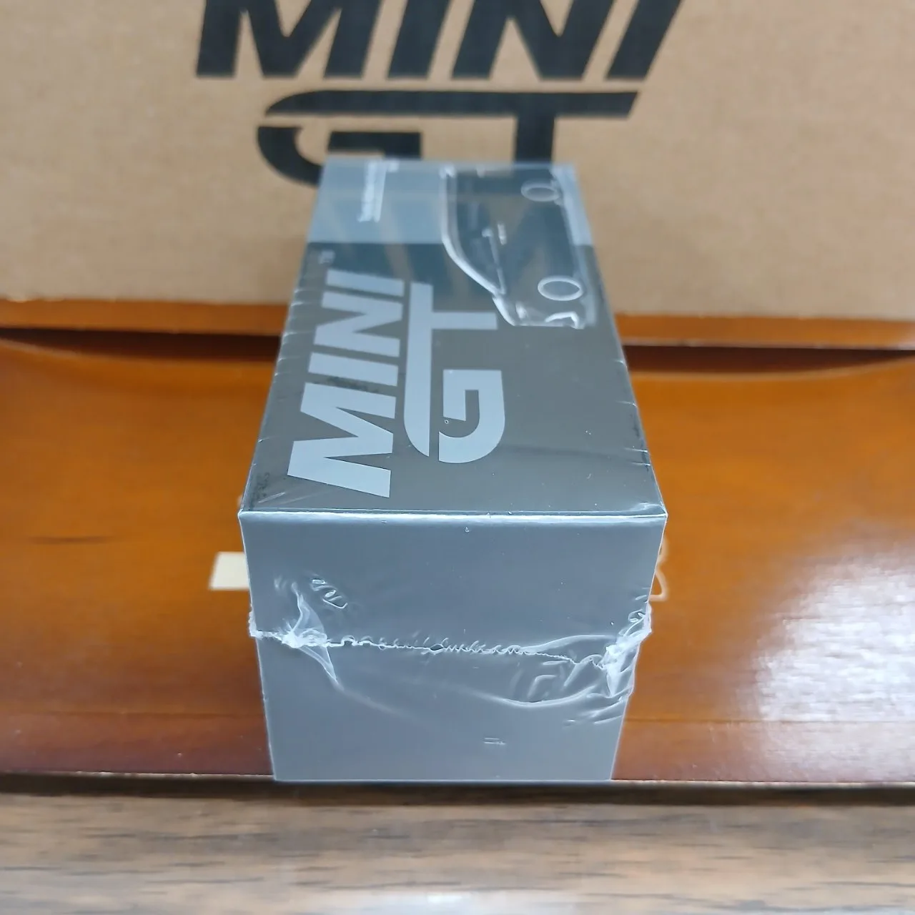 1/64 Toyota アルファード 40 KUHL ブラック(右ハンドル) MGT01179-R - 画像 (3)