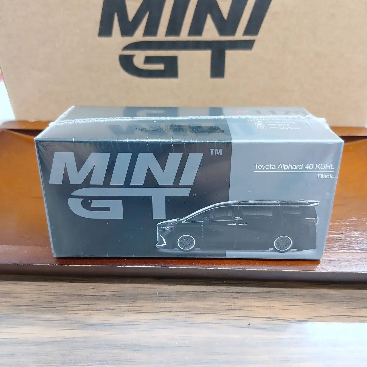 1/64 Toyota アルファード 40 KUHL ブラック(右ハンドル) MGT01179-R
