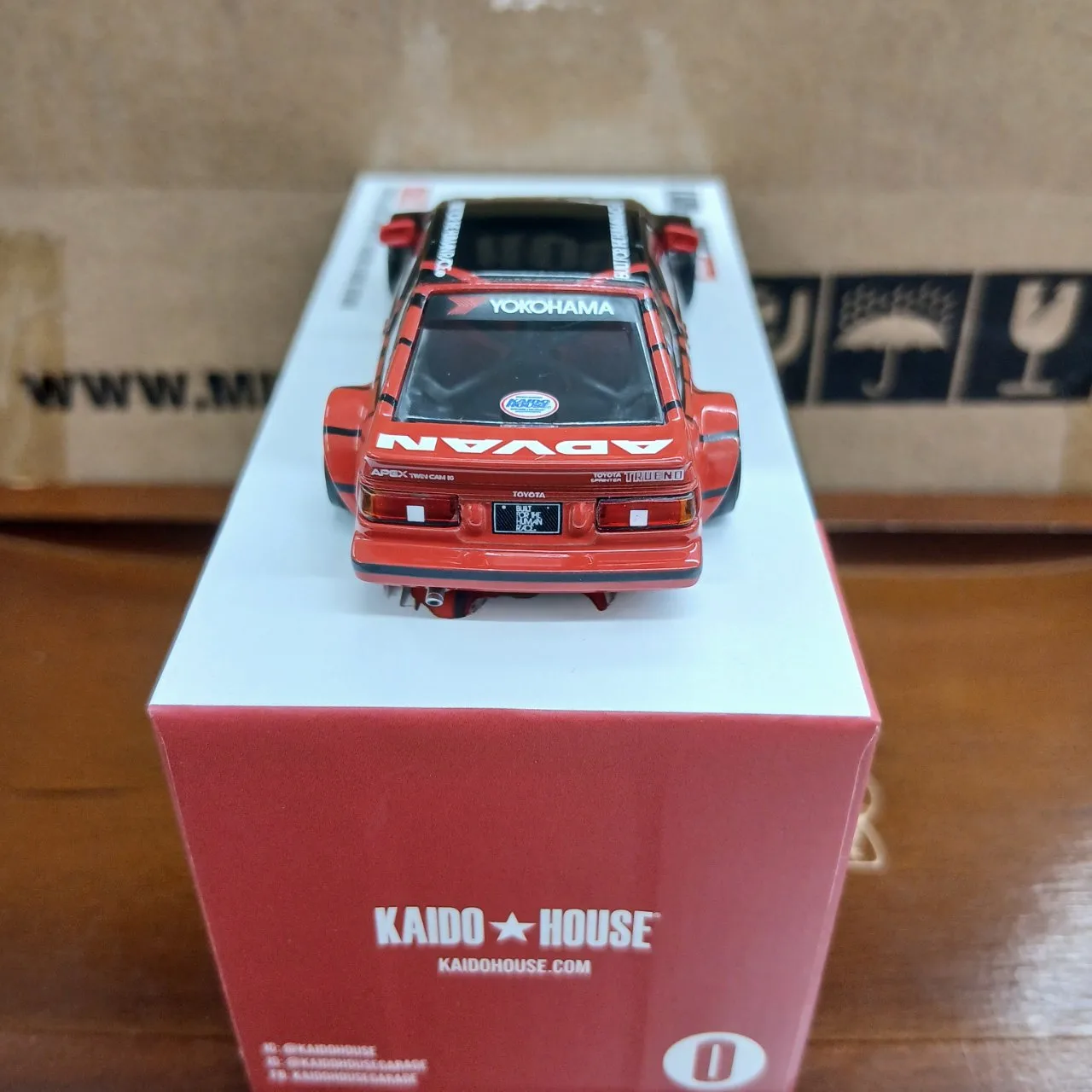 1/64 トヨタ AE86 スプリンタートレノ Kaido アドバン(右ハンドル) KHMG214 - 画像 (5)