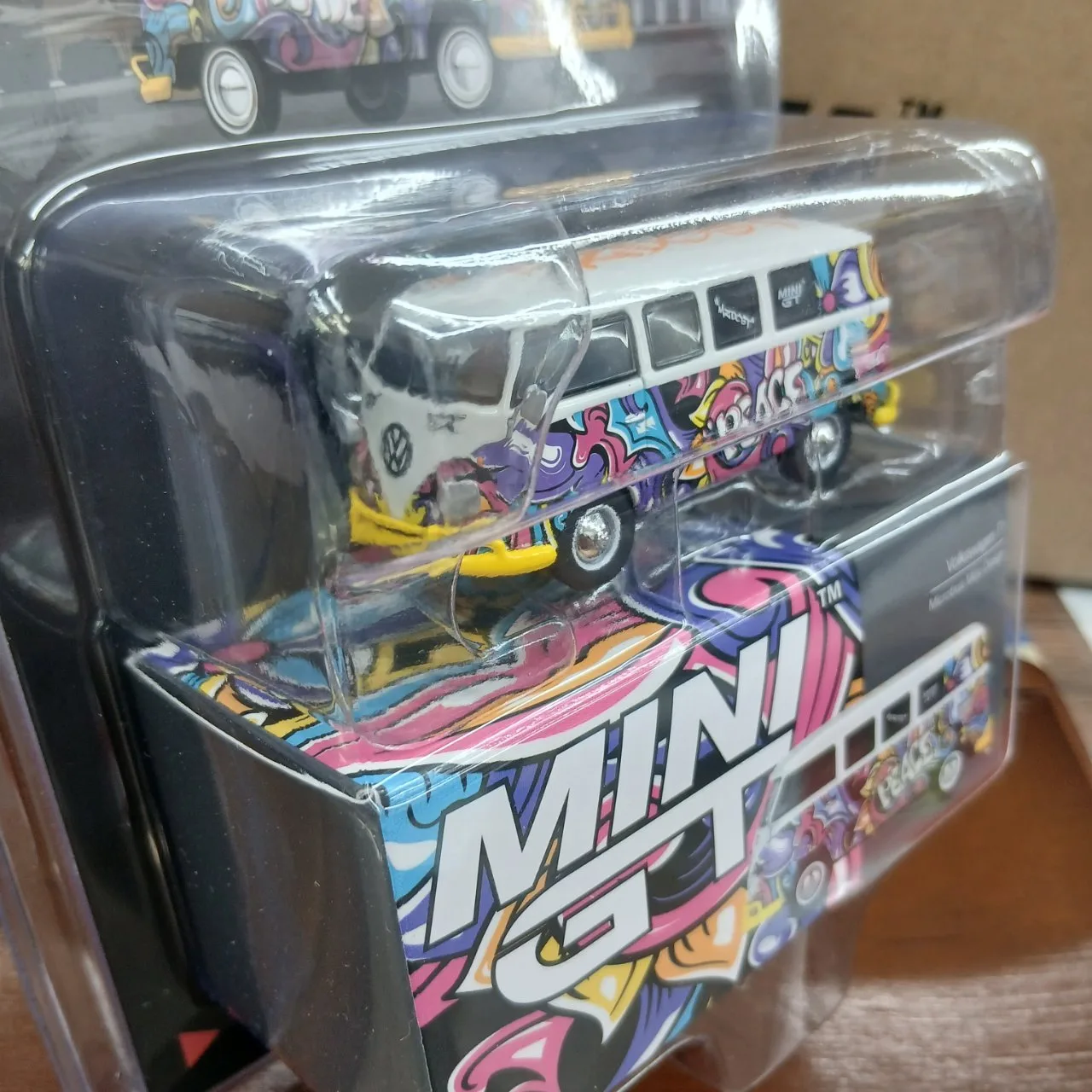 1/64 フォルクスワーゲン T1 マイクロバス ミズ デザイン(左ハンドル) MGT01191-BL ブリスターパック - 画像 (4)