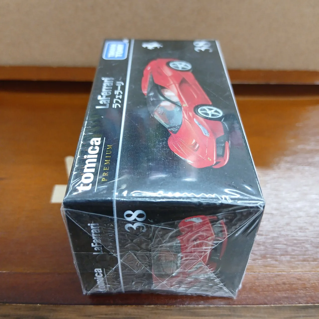 トミカプレミアム No.38 ラフェラーリ（買取未開封品） - 画像 (2)