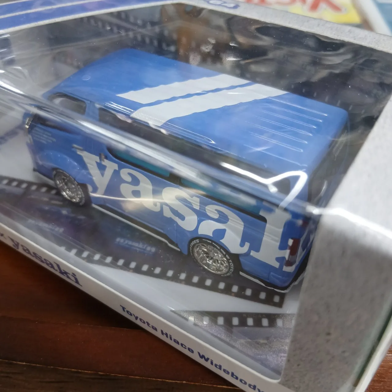 1/64 トヨタ ハイエース ワイドボディ Yasaki T64-038-YAS - 画像 (5)