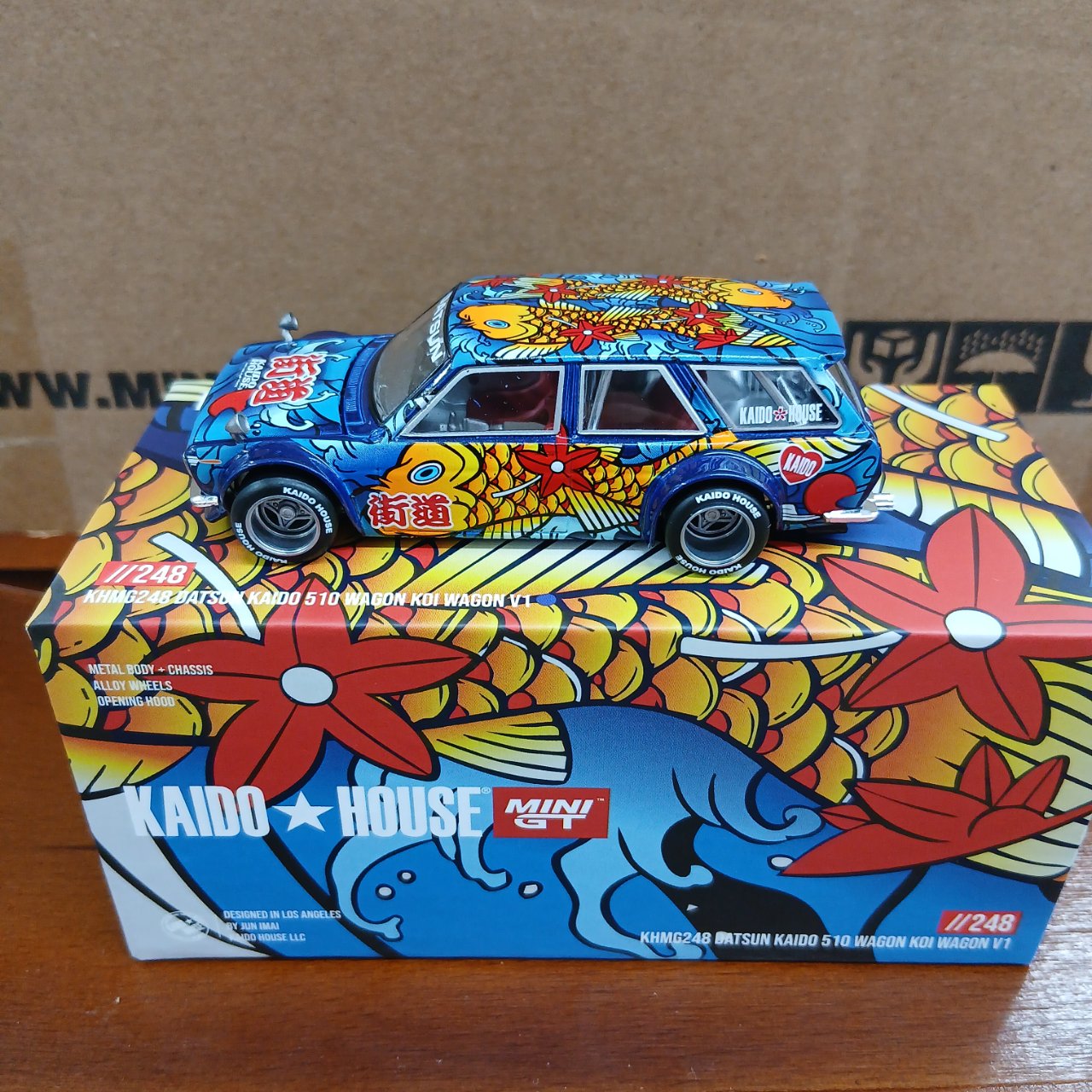 1/64 ダットサン KAIDO 510 ワゴン 鯉ワゴン V1（右ハンドル)）KHMG248
