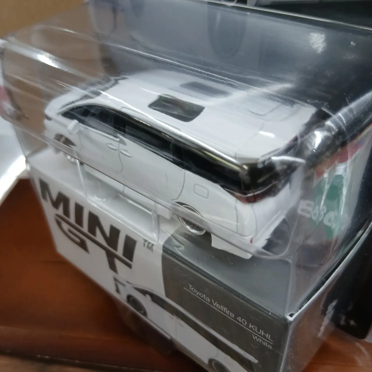 1/64 トヨタ ヴェルファイア 40 KUHL ホワイト（左ハンドル） MGT01180-BL ブリスター仕様 - 画像 (6)