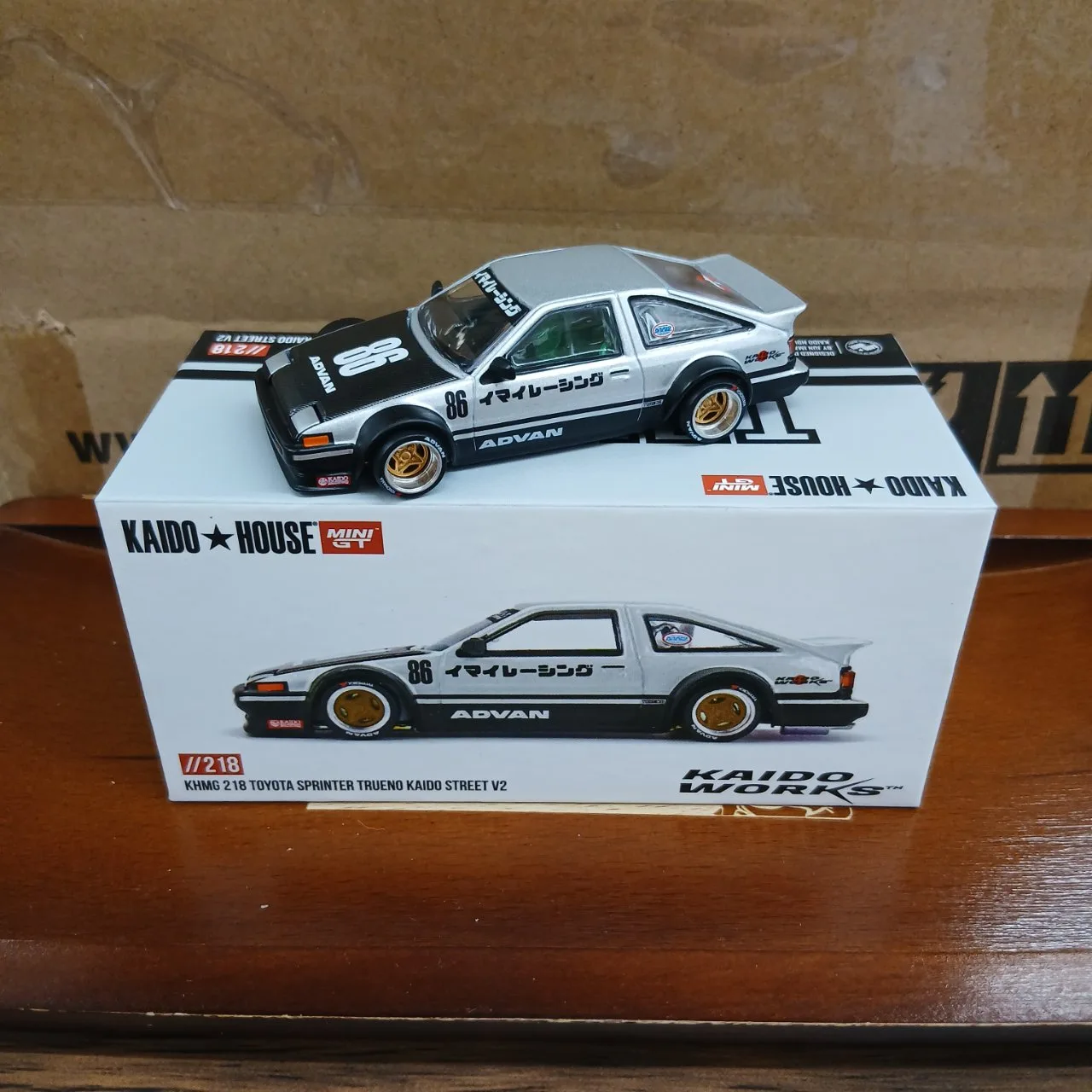 1/64 トヨタ AE86 スプリンタートレノ Kaido ストリート V2（右ハンドル） KHMG218