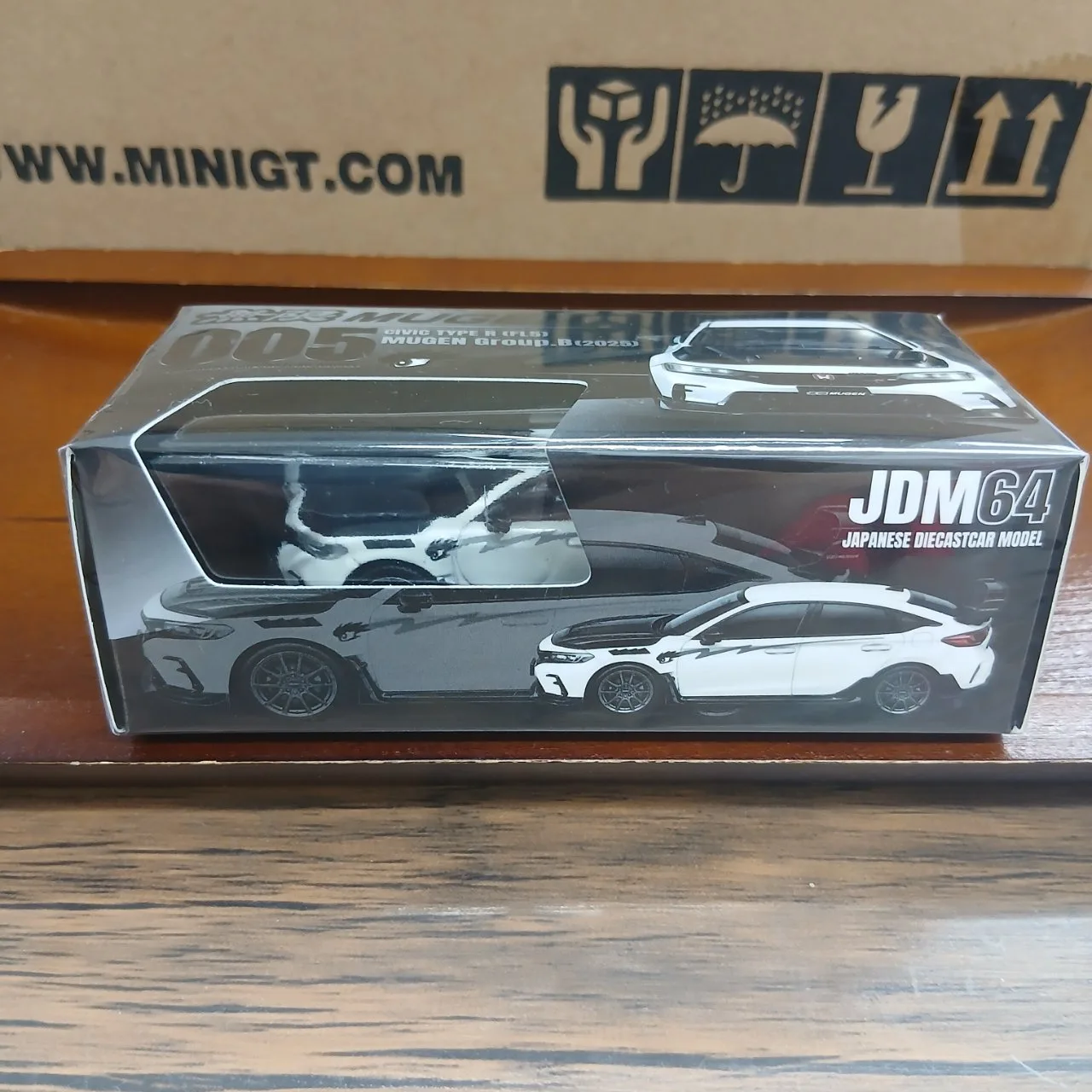 1/64 ホンダ シビック タイプR FL5 無限 グループB 2025 チャンピオンシップホワイト HJDM005B-29 - 画像 (3)