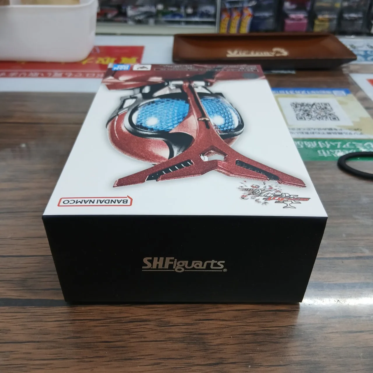 S.H.Figuarts(真骨彫製法) 仮面ライダーカブト ライダーフォーム 20th Anniversary Ver. - 画像 (3)