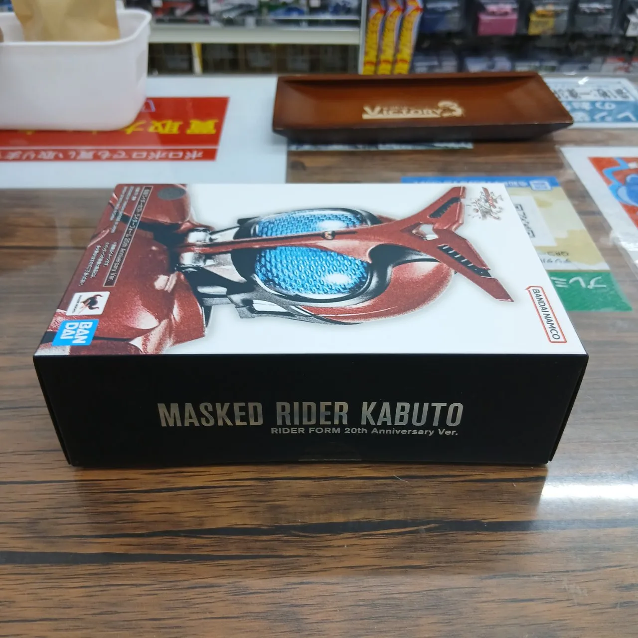 S.H.Figuarts(真骨彫製法) 仮面ライダーカブト ライダーフォーム 20th Anniversary Ver. - 画像 (5)