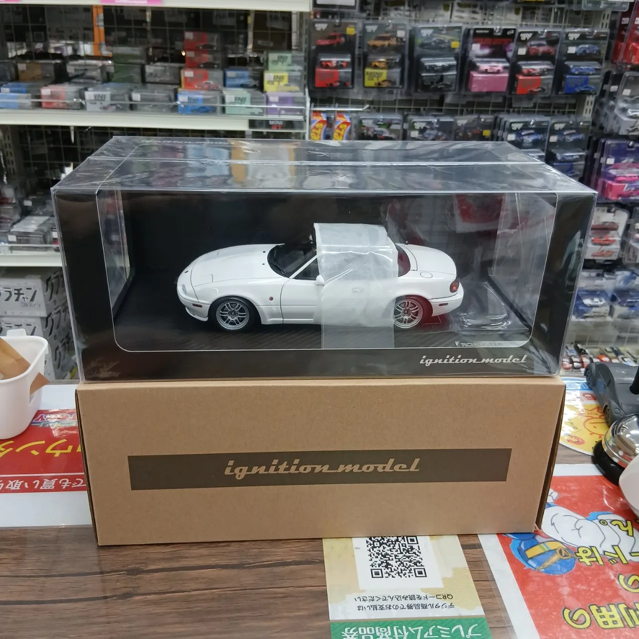 ignitionmodel 1/18 ユーノス・ロードスター (NA) ホワイト IG3195 - 画像 (4)