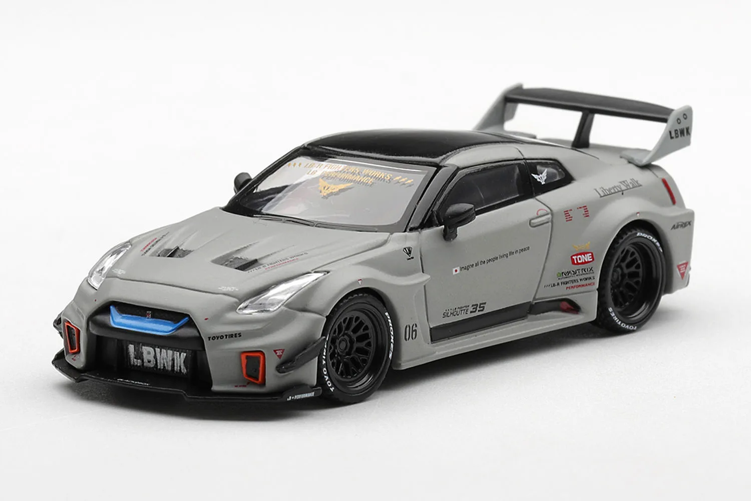1/64 LB-Silhouette WORKS GT Nissan 35GT-RR バージョン1 マットグレー (左ハンドル) MGT01248-L - 画像 (2)