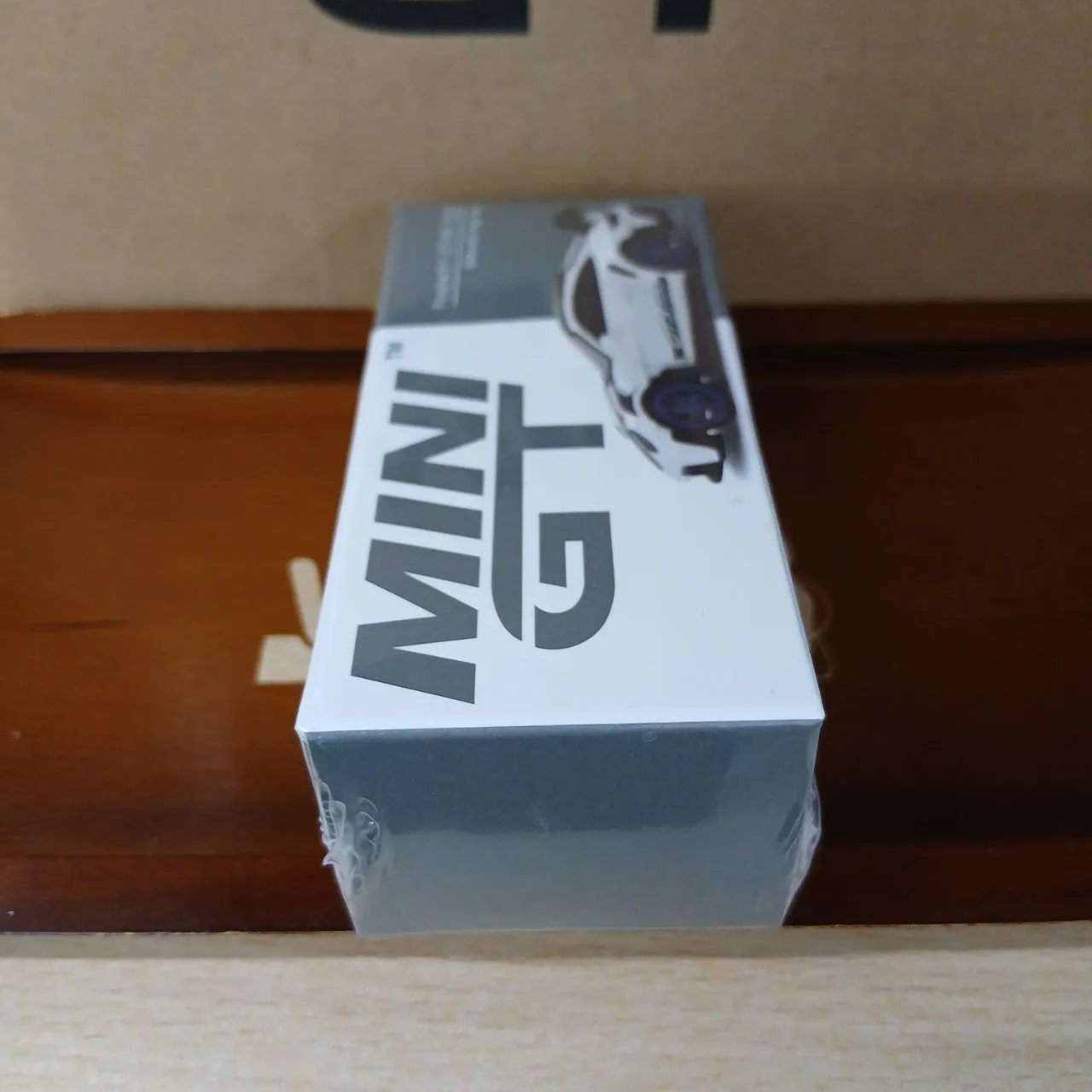 1/64 ポルシェ 911(992) GT3 RS ヴァイザッハパッケージ ホワイト インディゴブルー (左ハンドル) MGT00853-L - 画像 (3)