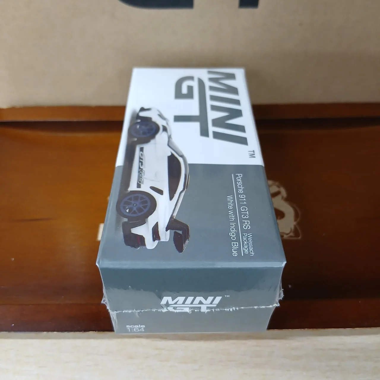 1/64 ポルシェ 911(992) GT3 RS ヴァイザッハパッケージ ホワイト インディゴブルー (左ハンドル) MGT00853-L - 画像 (4)
