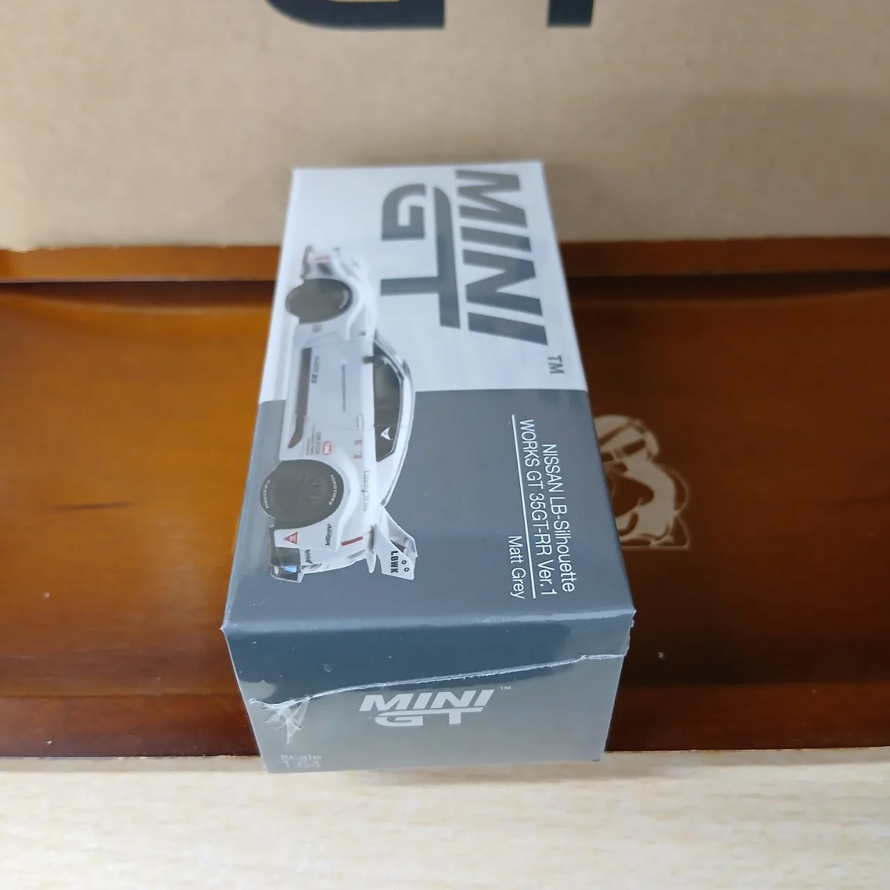 1/64 LB-Silhouette WORKS GT Nissan 35GT-RR バージョン1 マットグレー (左ハンドル) MGT01248-L - 画像 (4)