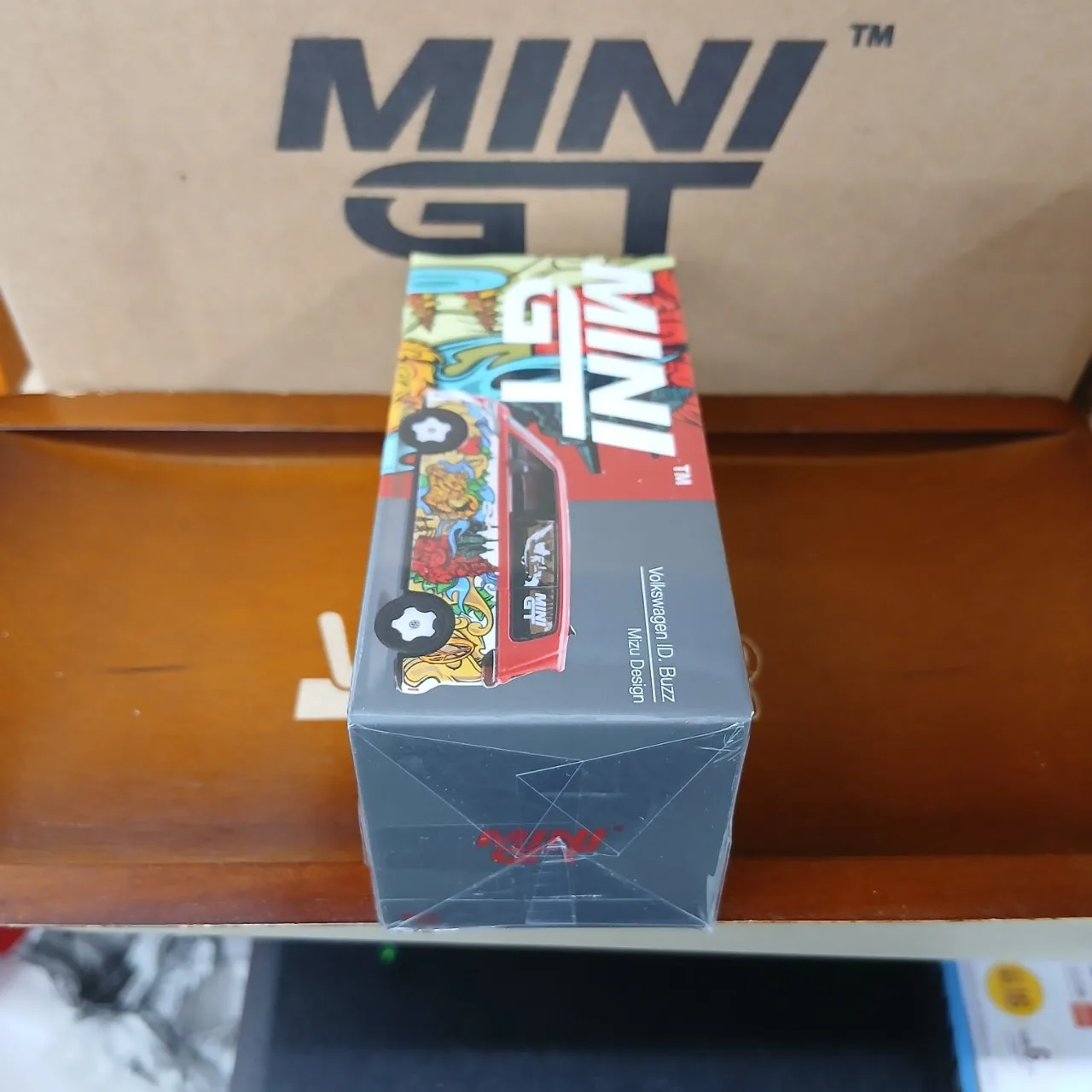 1/64 フォルクスワーゲン ID. Buzz ミズ デザイン(右ハンドル) MGT01209-R - 画像 (4)