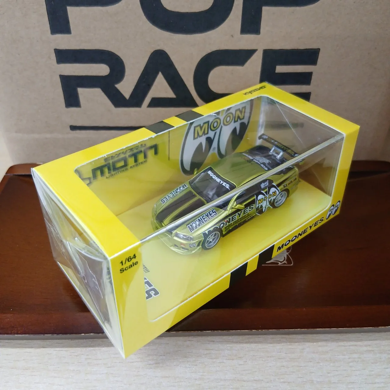 1/64 ニッサン スカイライン GT-R R34 ムーンアイズ 1 07134LM1