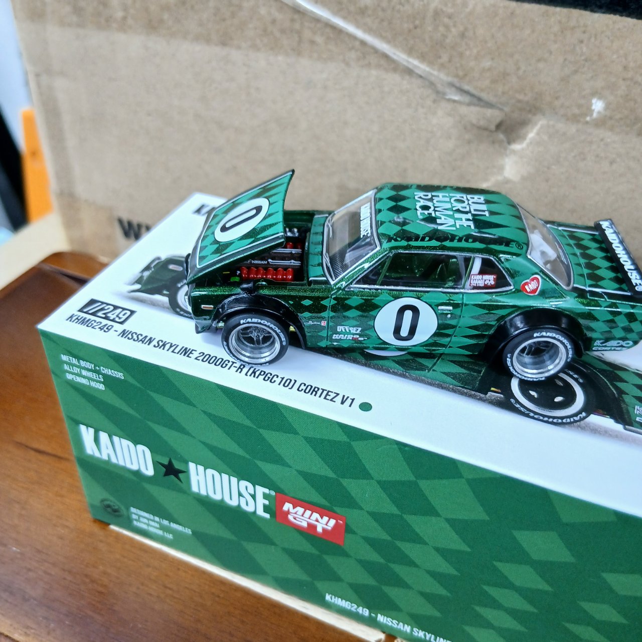 1/64 ニッサン スカイライン 2000GT-R KPGC10 Cortez V1 KHMG249 (右