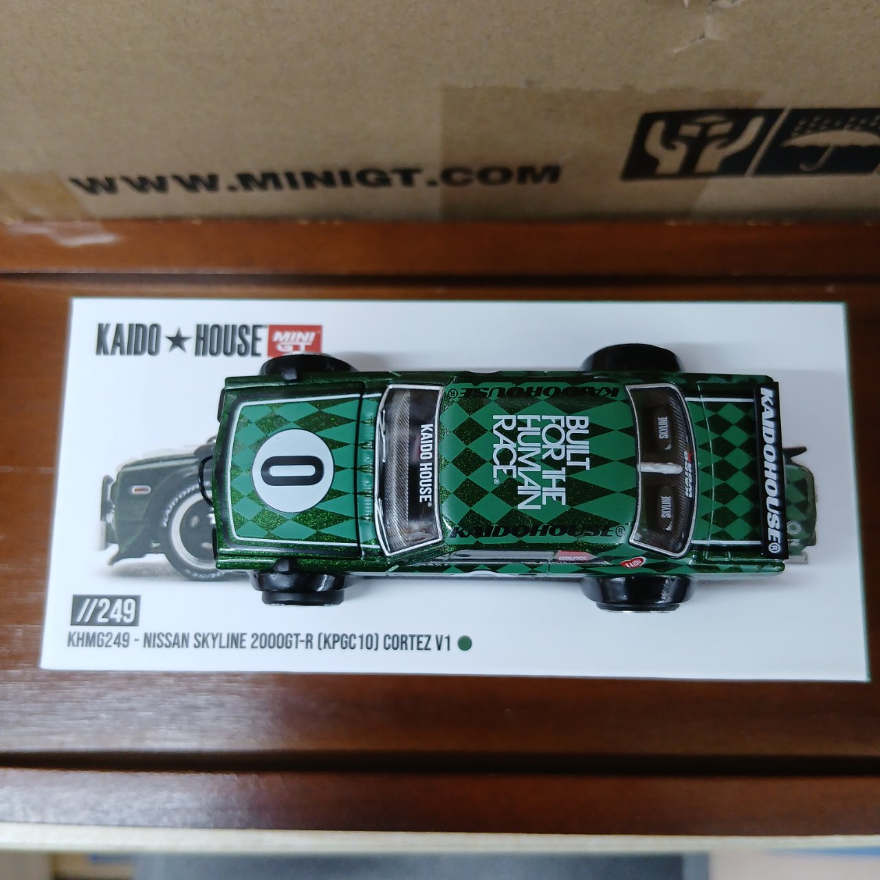 1/64 ニッサン スカイライン 2000GT-R KPGC10 Cortez V1 KHMG249 (右